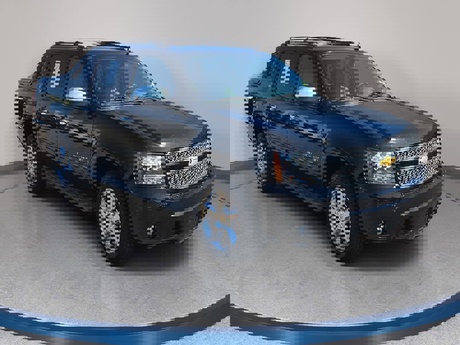 Used 2013 Chevrolet Avalanche LT w/ All-Star Edition image 3