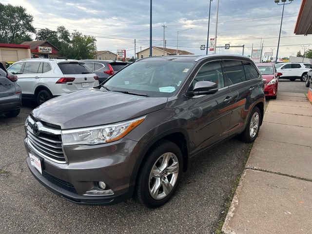 Used 2016 Toyota Highlander Limited Platinum w/ Four Season Floor Mat Package AWD/4WD image 3