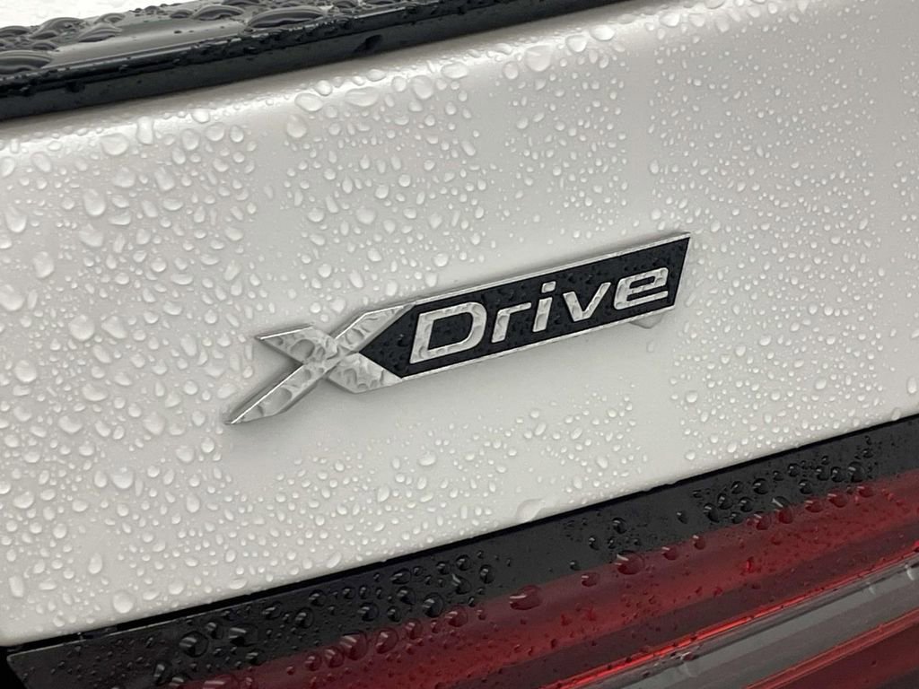 New 2026 BMW 550e xDrive w/ Executive Package AWD/4WD image 10