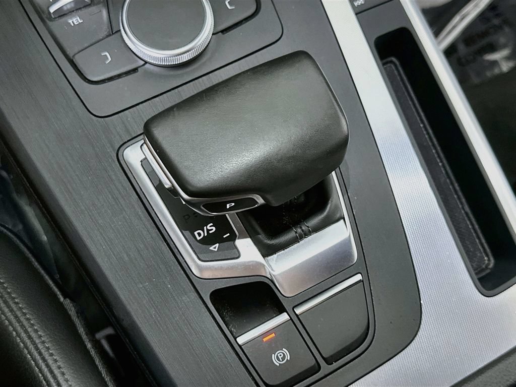 Used 2020 Audi Q5 2.0T Premium w/ Titanium Sport Package AWD/4WD image 32