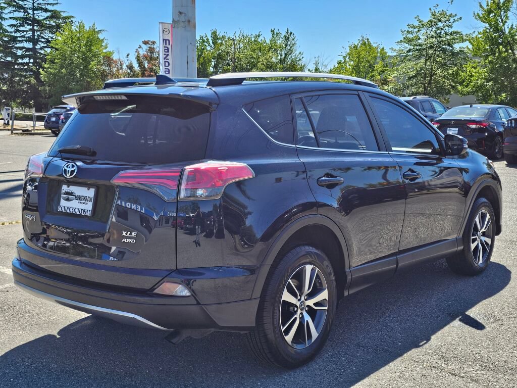 Used 2018 Toyota RAV4 XLE AWD/4WD image 5
