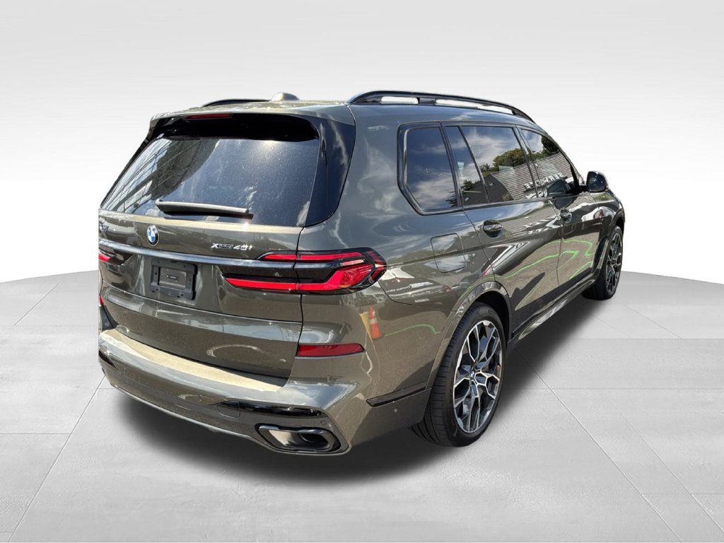 Used 2024 BMW X7 xDrive40i w/ M Sport Package AWD/4WD image 7