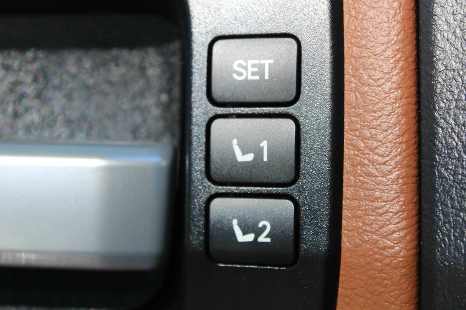 Used 2021 Toyota Sequoia Platinum AWD/4WD image 20