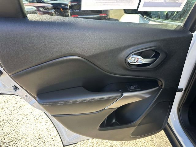 Certified 2019 Jeep Cherokee Limited w/ Technology Group image 17