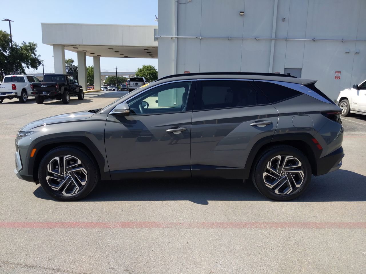 Used 2025 Hyundai Tucson Limited image 5