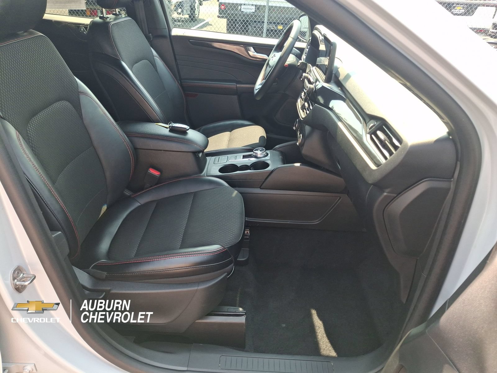 Used 2025 Ford Escape ST-Line Select AWD/4WD image 23