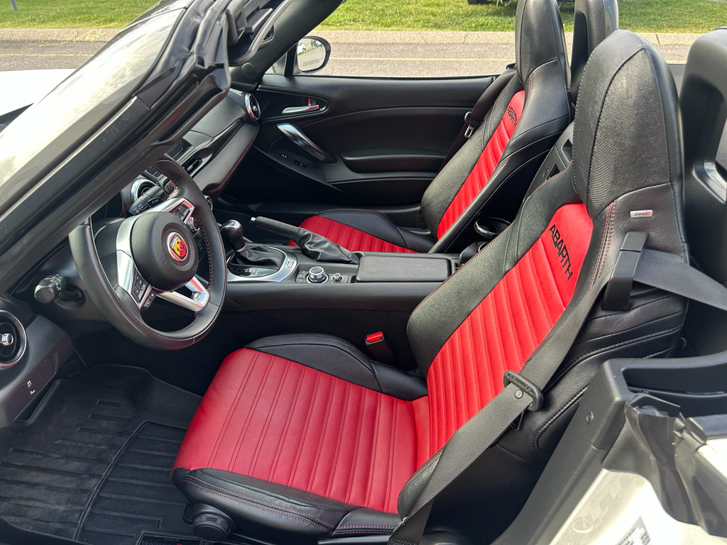 Used 2019 FIAT 124 Spider Abarth w/ Convenience Group RWD image 14