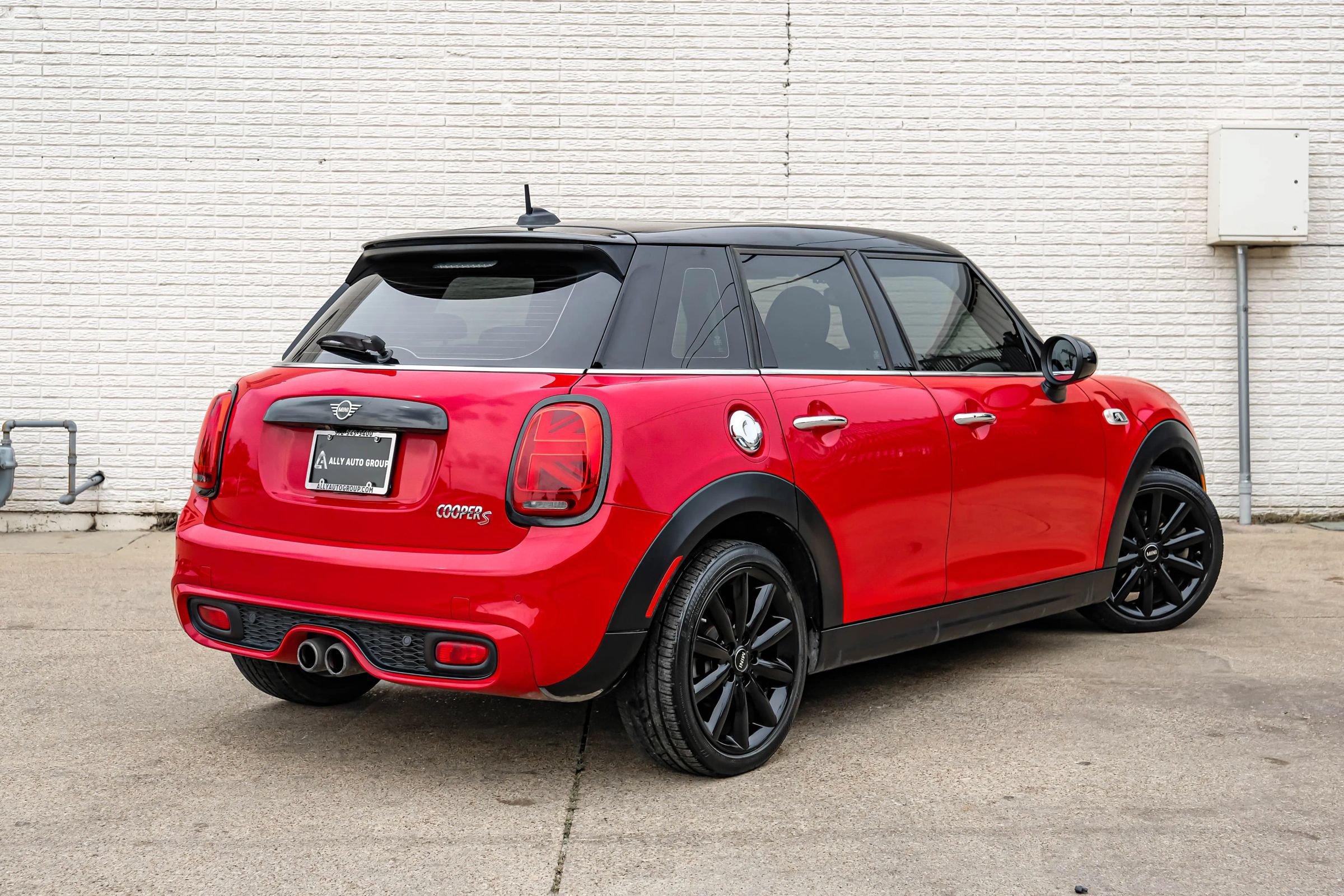 Used 2019 MINI Cooper S w/ Premium Package FWD image 8