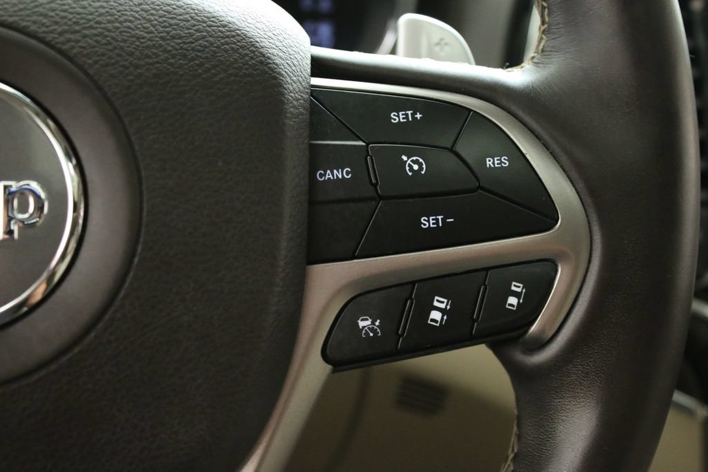 Used 2021 Jeep Grand Cherokee Overland AWD/4WD image 16