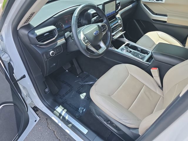 Used 2022 Ford Explorer Limited w/ Equipment Group 301A AWD/4WD image 11