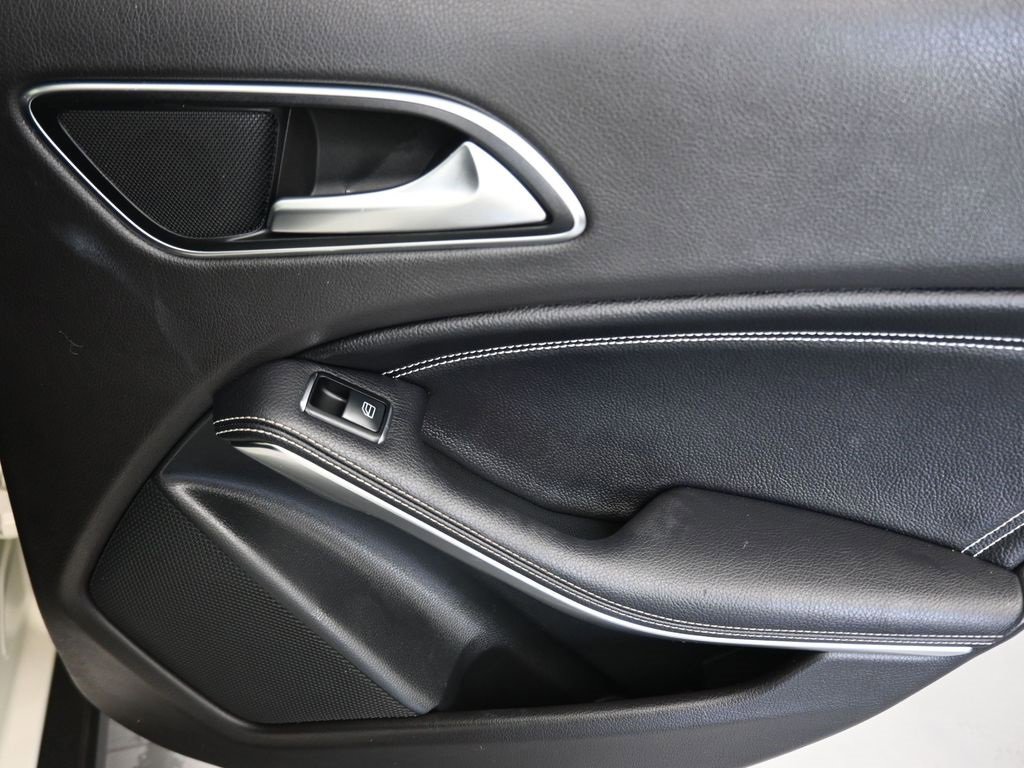 Used 2018 Mercedes-Benz GLA 250 4MATIC image 36