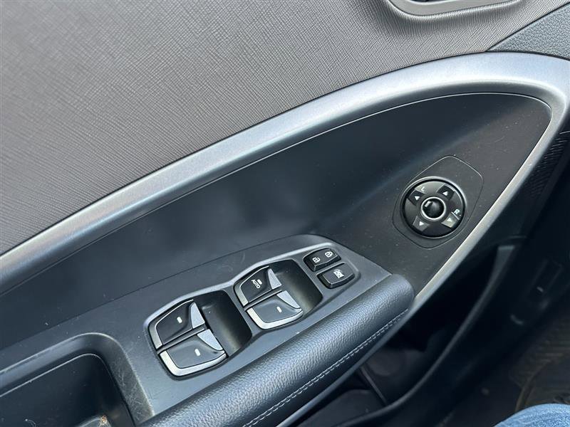 Used 2013 Hyundai Santa Fe Limited AWD/4WD image 33