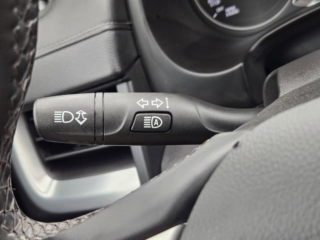 Used 2024 GMC Terrain SLT image 26