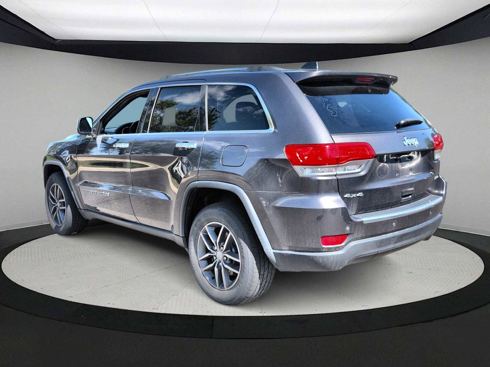 Used 2018 Jeep Grand Cherokee Limited image 5