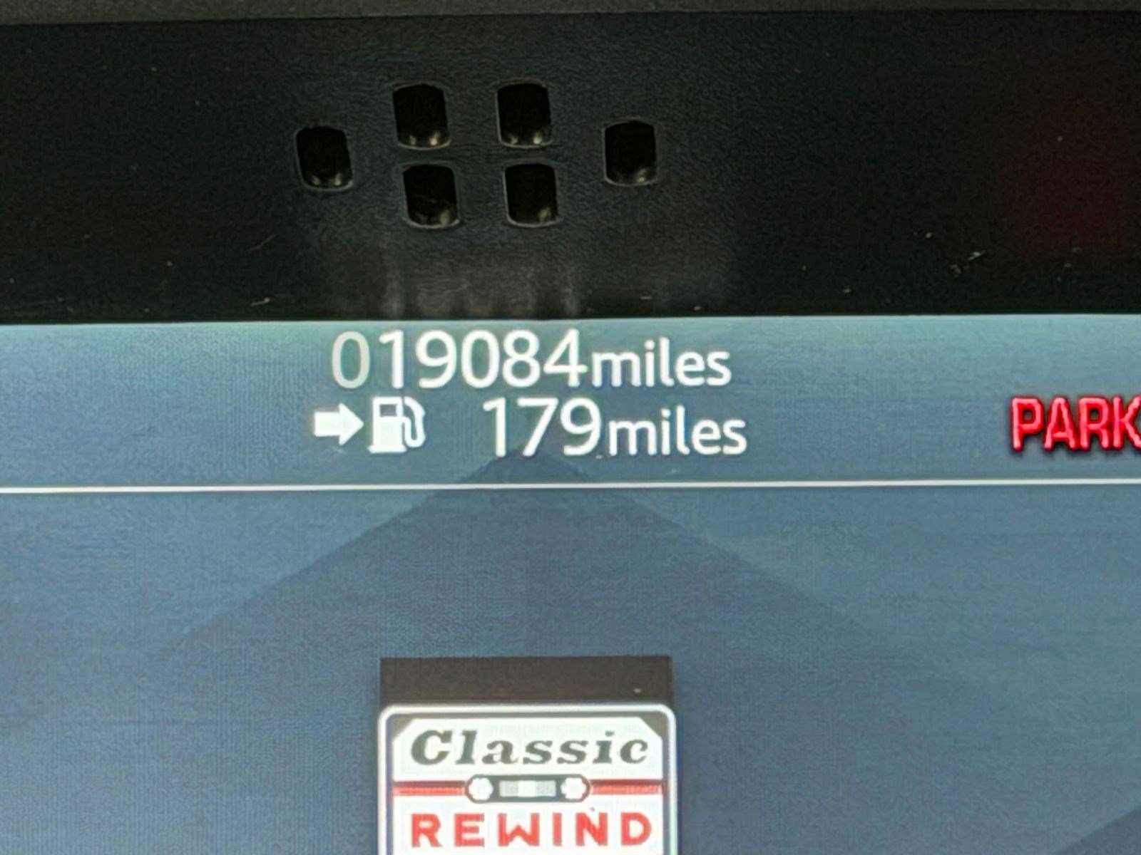 Used 2023 Land Rover Defender 90 S image 28