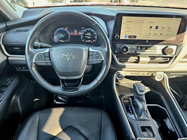 Used 2024 Toyota Grand Highlander AWD image 32