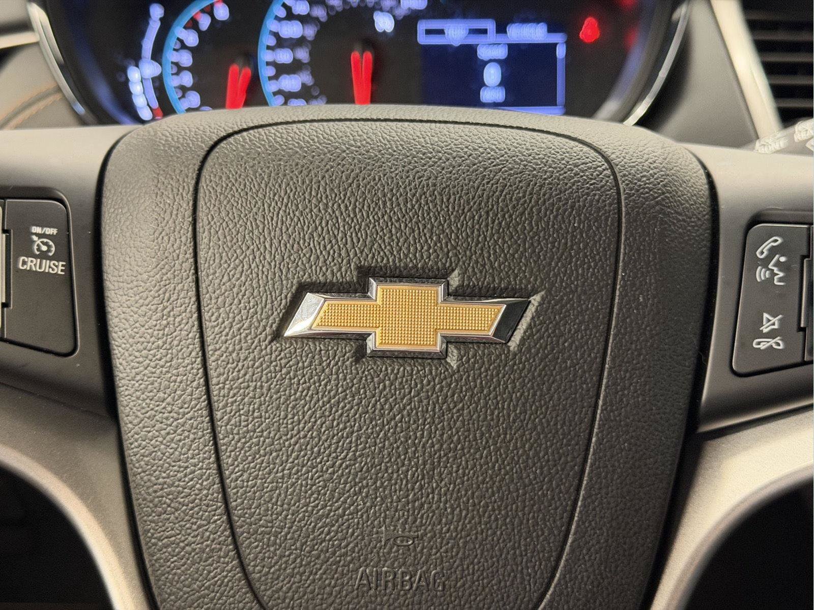 Used 2019 Chevrolet Trax LT w/ LT Convenience Package FWD image 14