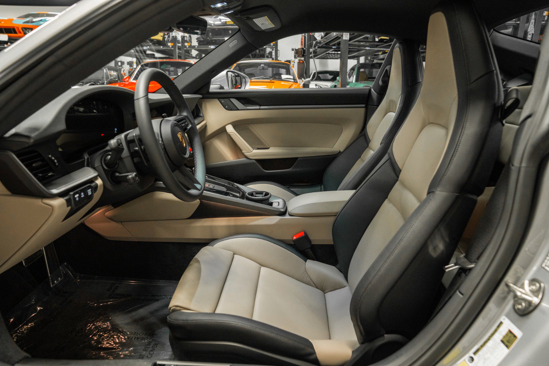 Used 2025 Porsche 911 Carrera image 25