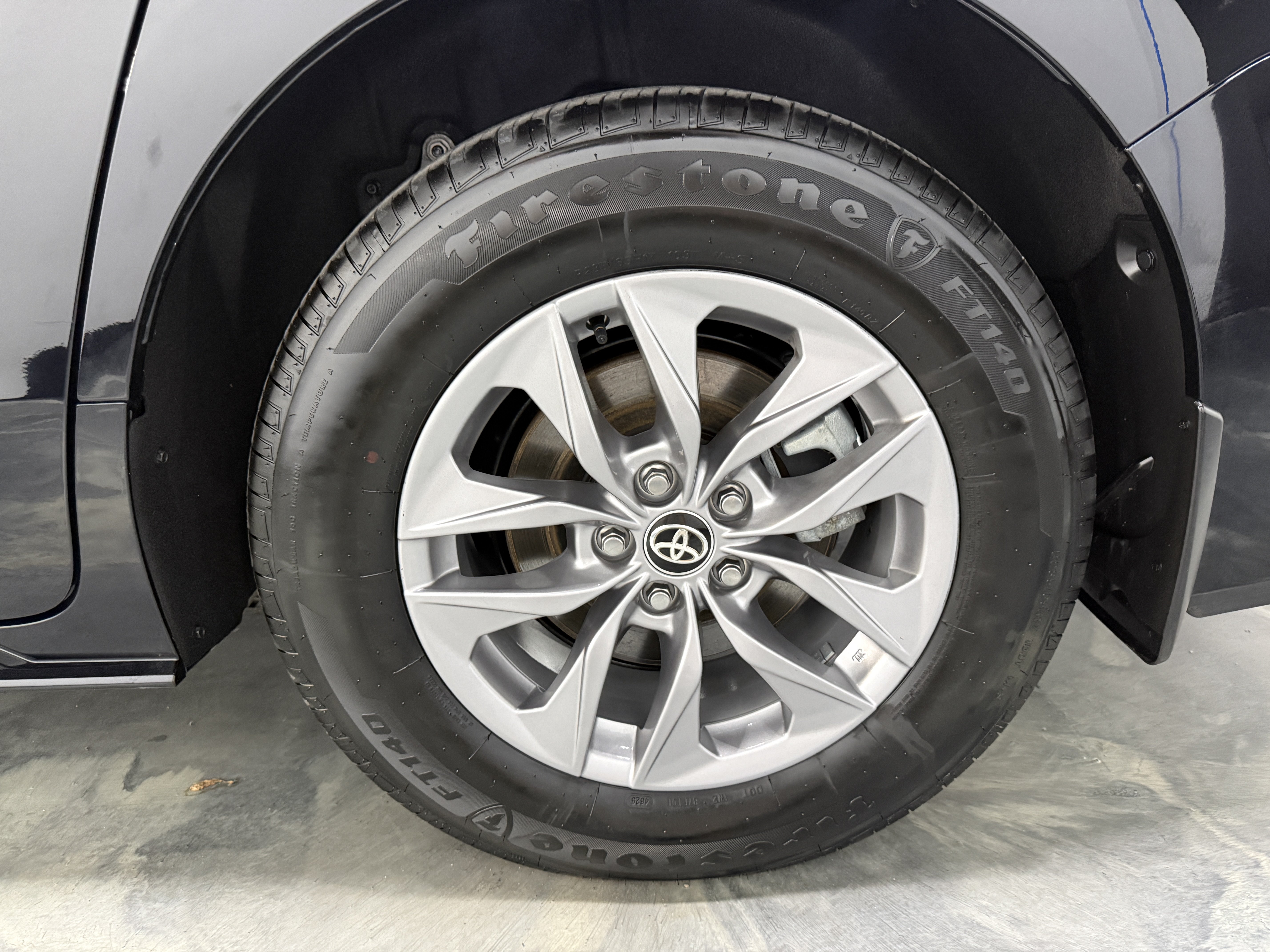 Used 2026 Toyota Sienna XLE FWD image 29