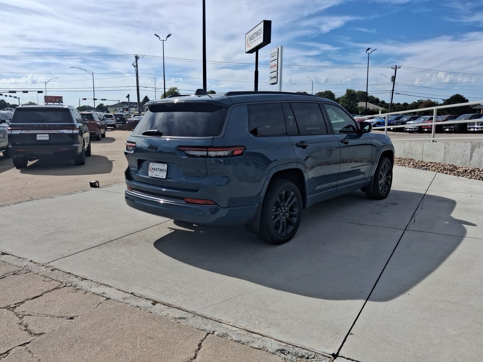 New 2026 Jeep Grand Cherokee L Limited AWD/4WD image 5