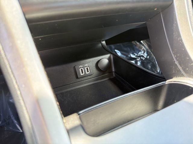 Used 2019 Ford Fusion SE FWD image 27