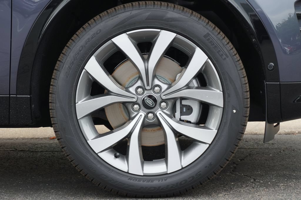 New 2026 Land Rover Discovery Sport Landmark AWD/4WD image 7