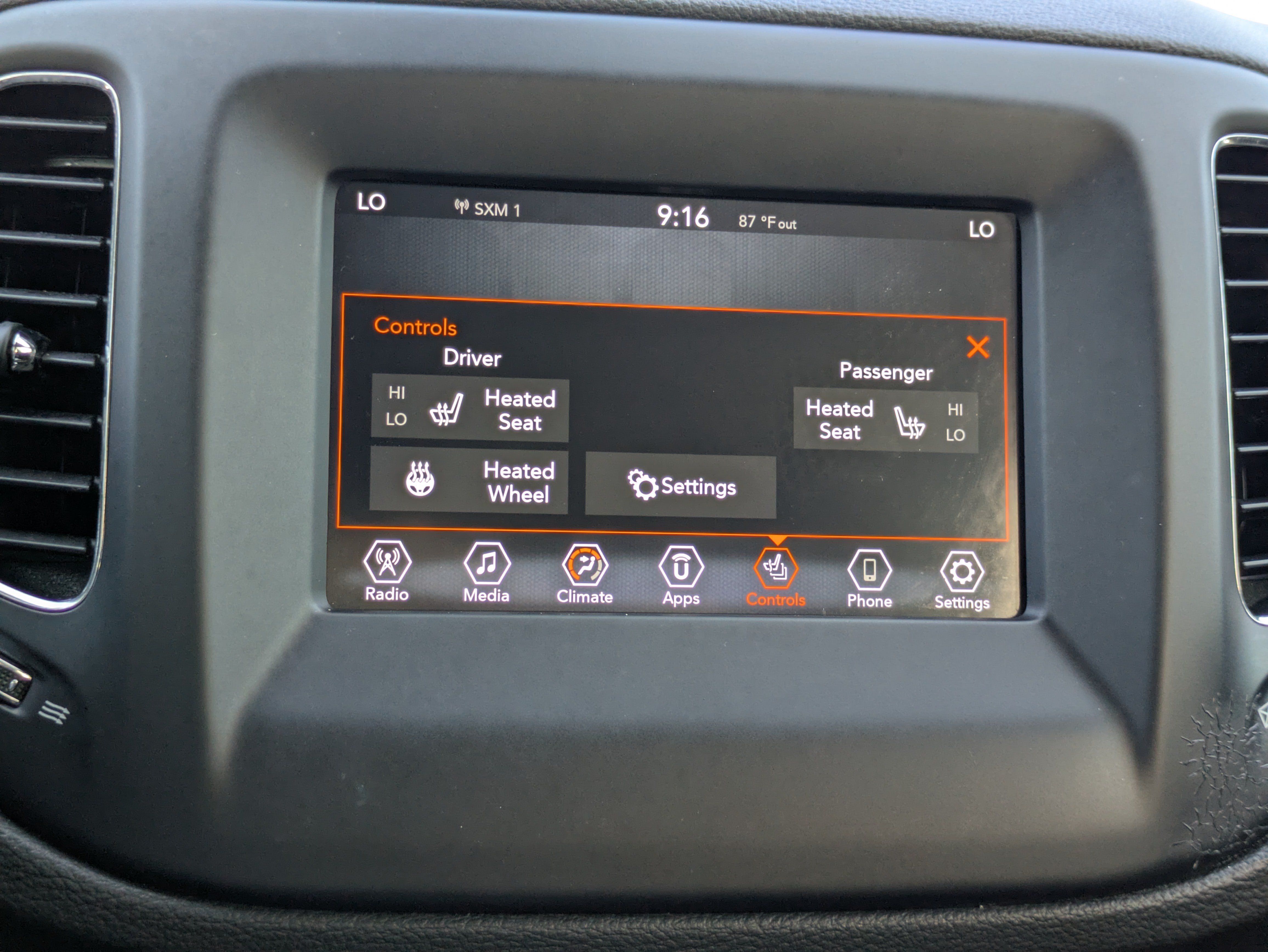 Used 2021 Jeep Compass Latitude w/ Convenience Group AWD/4WD image 26