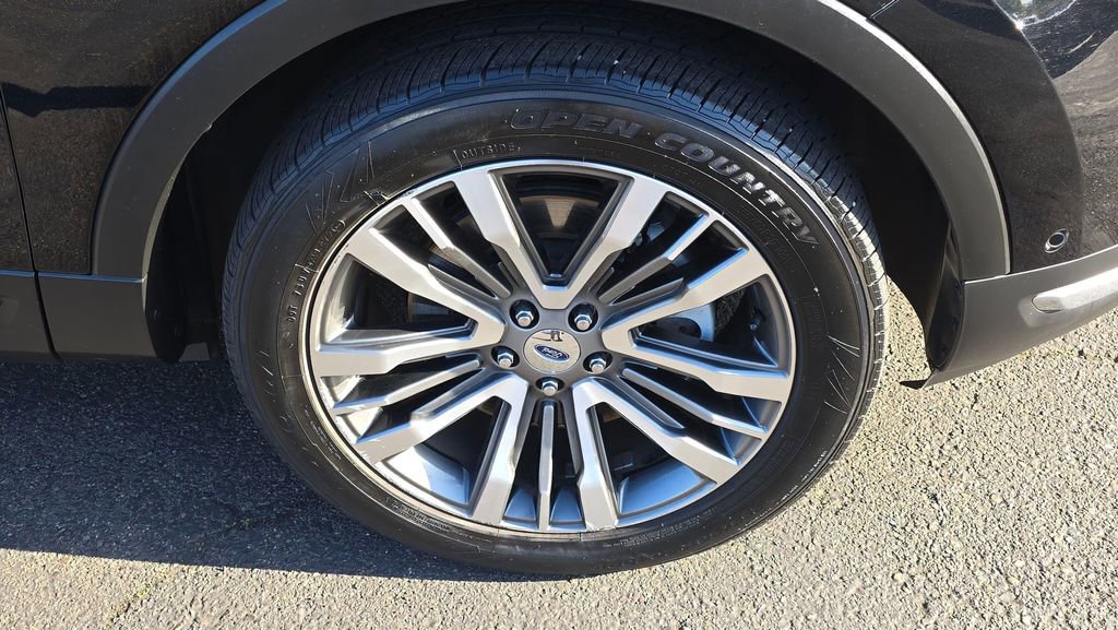 Used 2018 Ford Explorer Platinum AWD/4WD image 9
