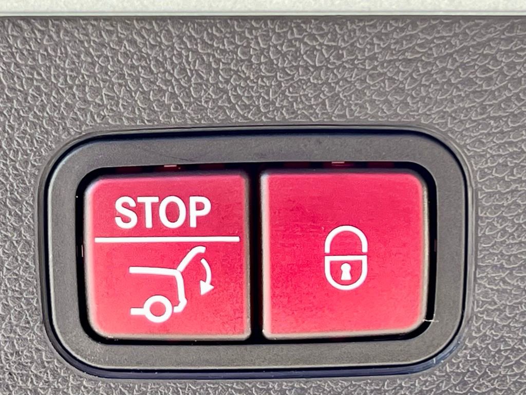 Certified 2021 Mercedes-Benz GLC 43 AMG 4MATIC image 42