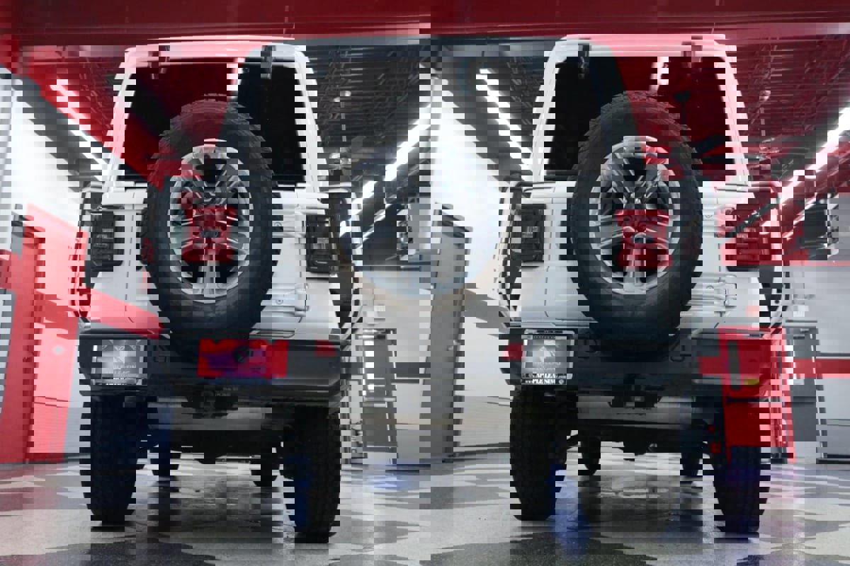 Used 2021 Jeep Wrangler Unlimited Sahara image 28