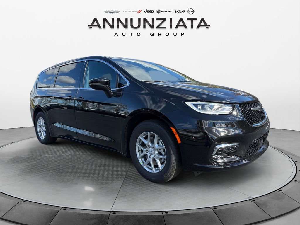 New 2026 Chrysler Pacifica Select image 7