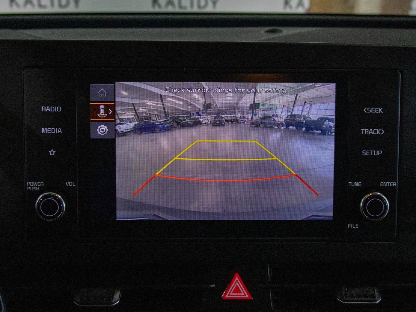 Used 2025 Kia Sportage LX FWD image 4