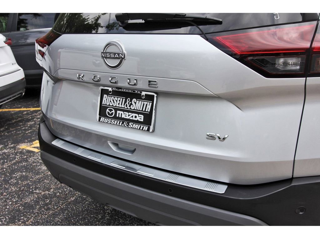 Used 2023 Nissan Rogue SV FWD image 5
