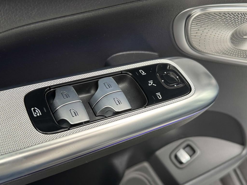 Certified 2025 Mercedes-Benz GLC 300 4MATIC image 18