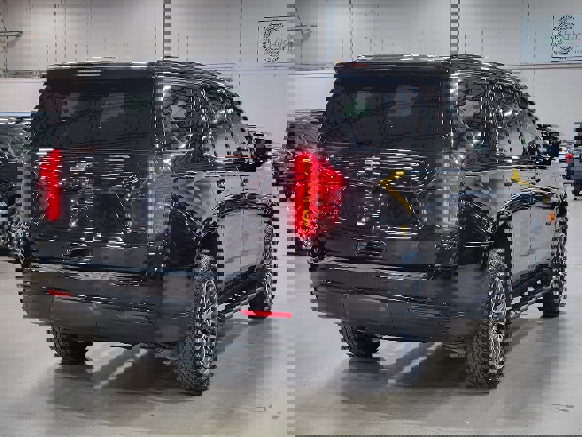 Used 2024 Chevrolet Tahoe Z71 w/ Luxury Package AWD/4WD image 8