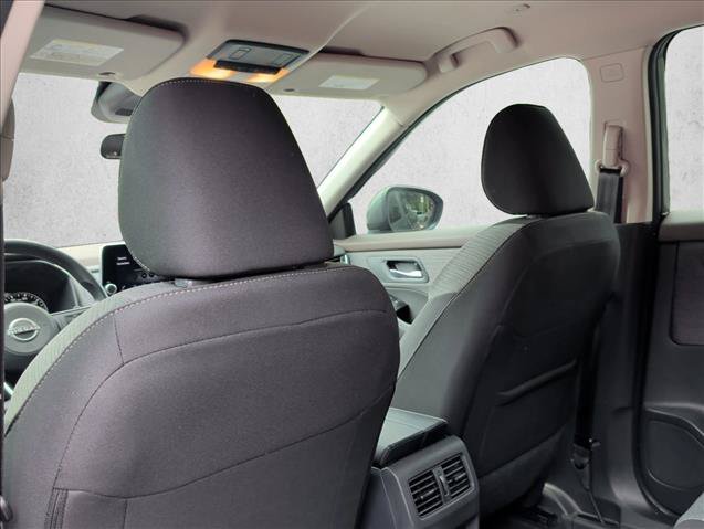 Used 2023 Nissan Rogue SV FWD image 21