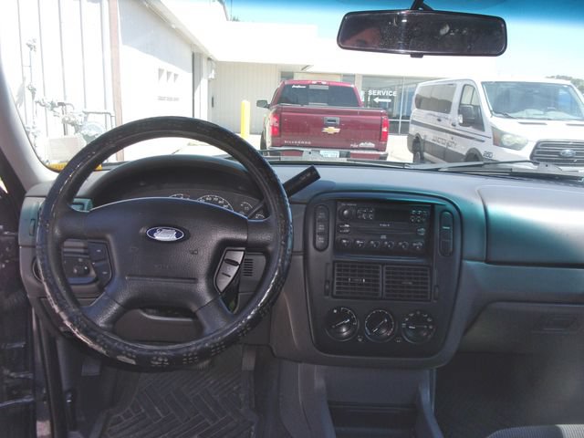 Used 2002 Ford Explorer XLT AWD/4WD image 9