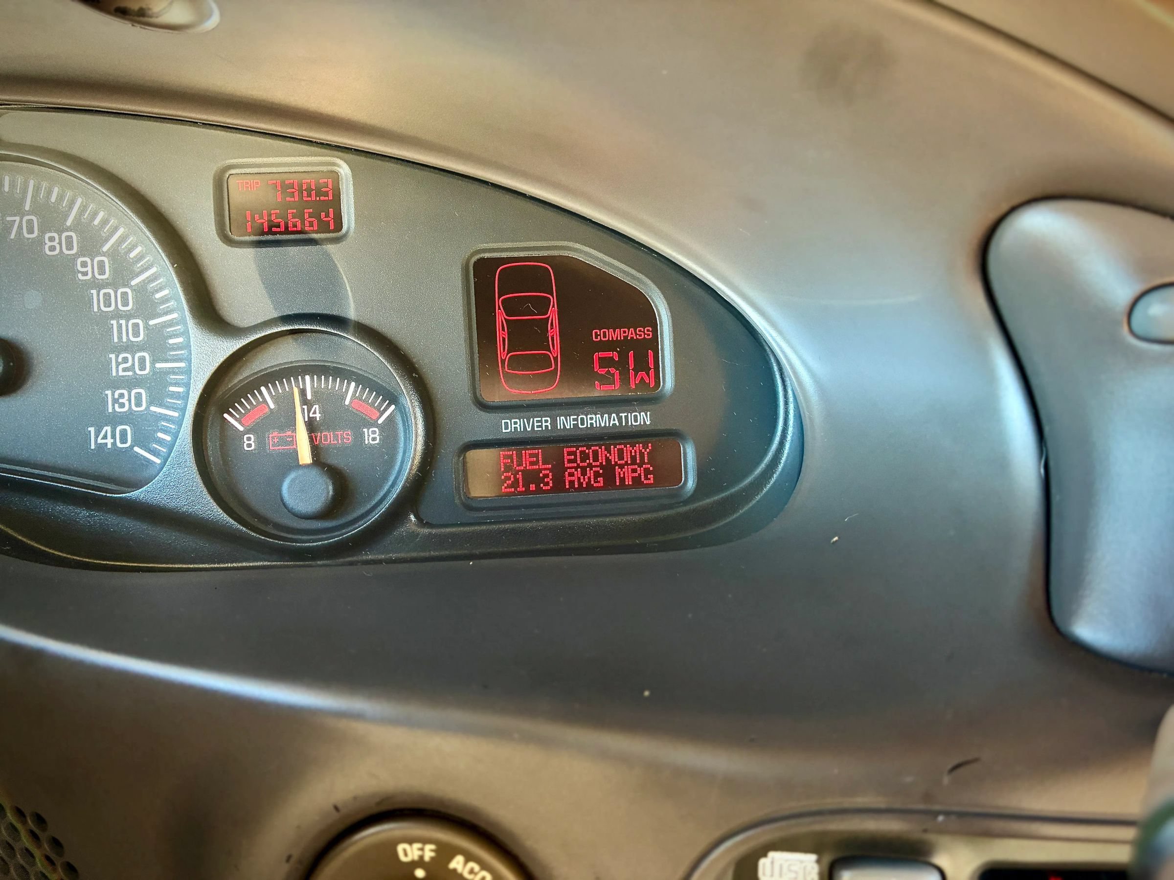 Used 2003 Pontiac Bonneville SLE FWD image 58