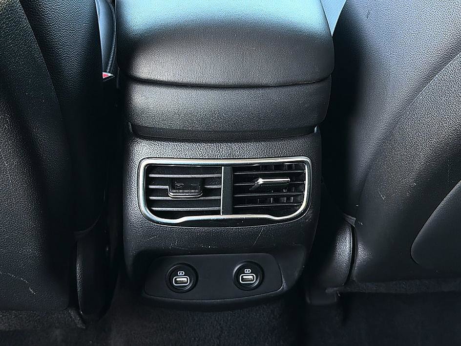 Certified 2023 Hyundai Santa Fe SEL w/ Premium Package image 7