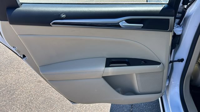 Used 2016 Ford Fusion Energi SE FWD image 14
