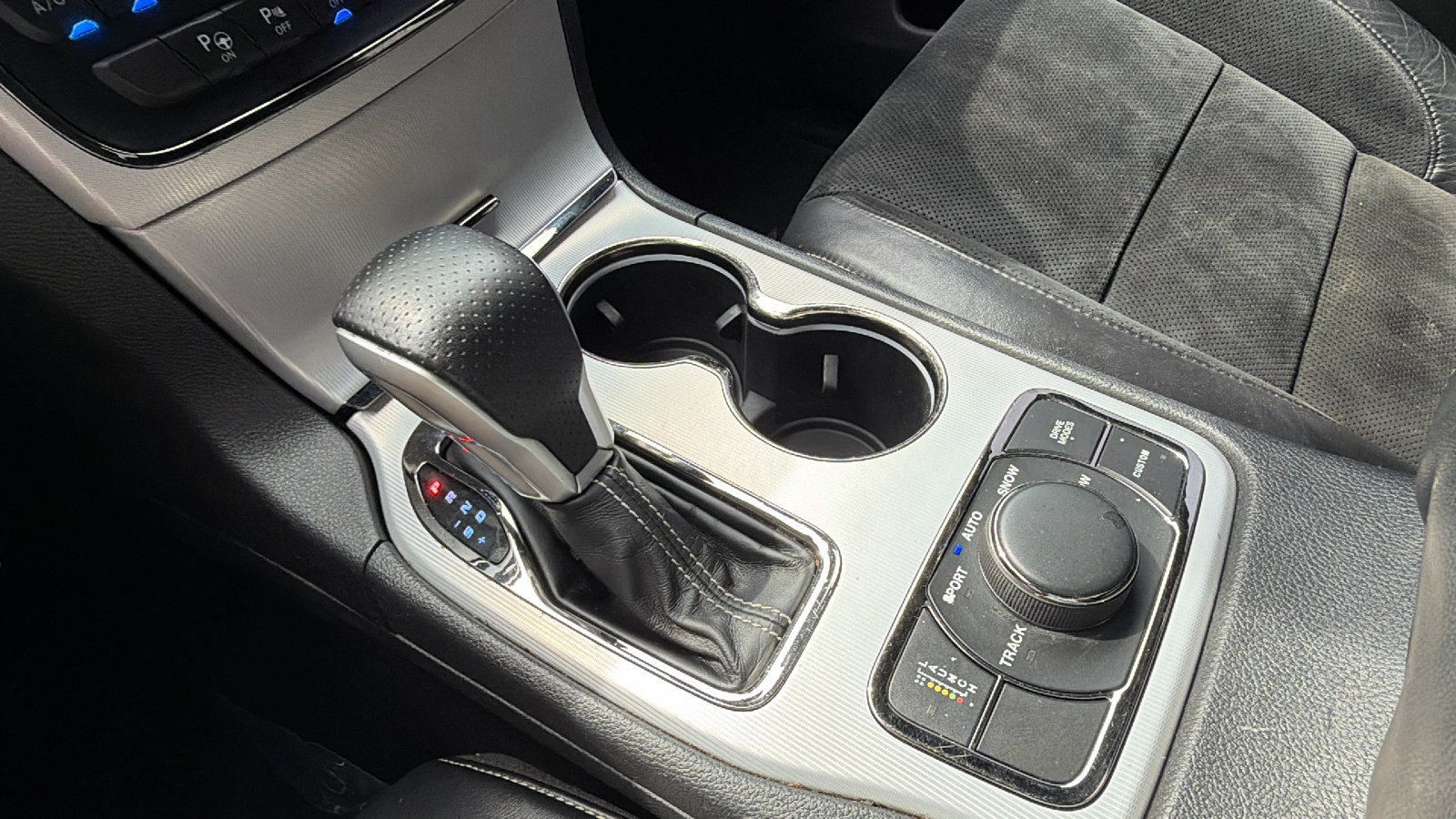 Used 2018 Jeep Grand Cherokee Trackhawk AWD/4WD image 32