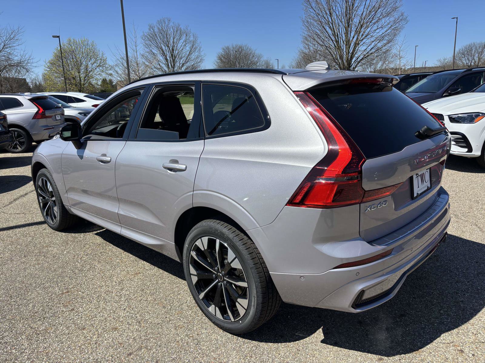 Used 2026 Volvo XC60 B5 Plus w/ Protection Package Premier AWD/4WD image 7