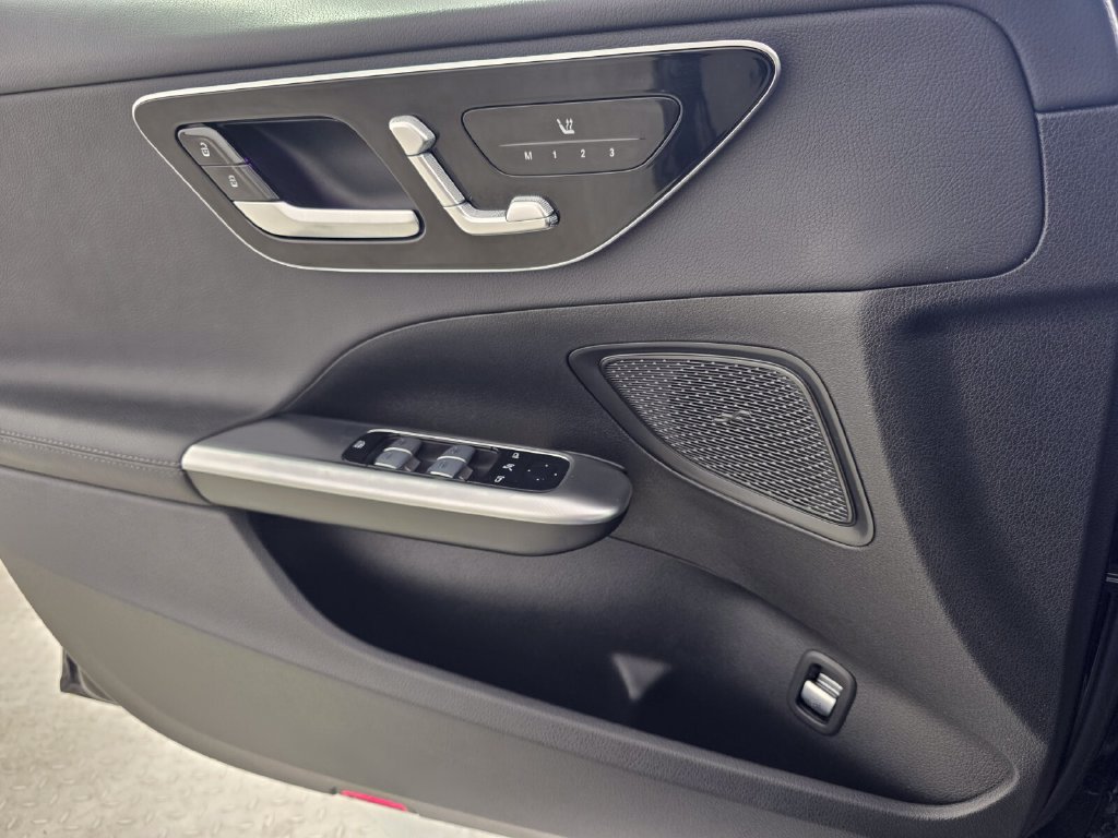 Certified 2023 Mercedes-Benz C 300 Sedan image 23