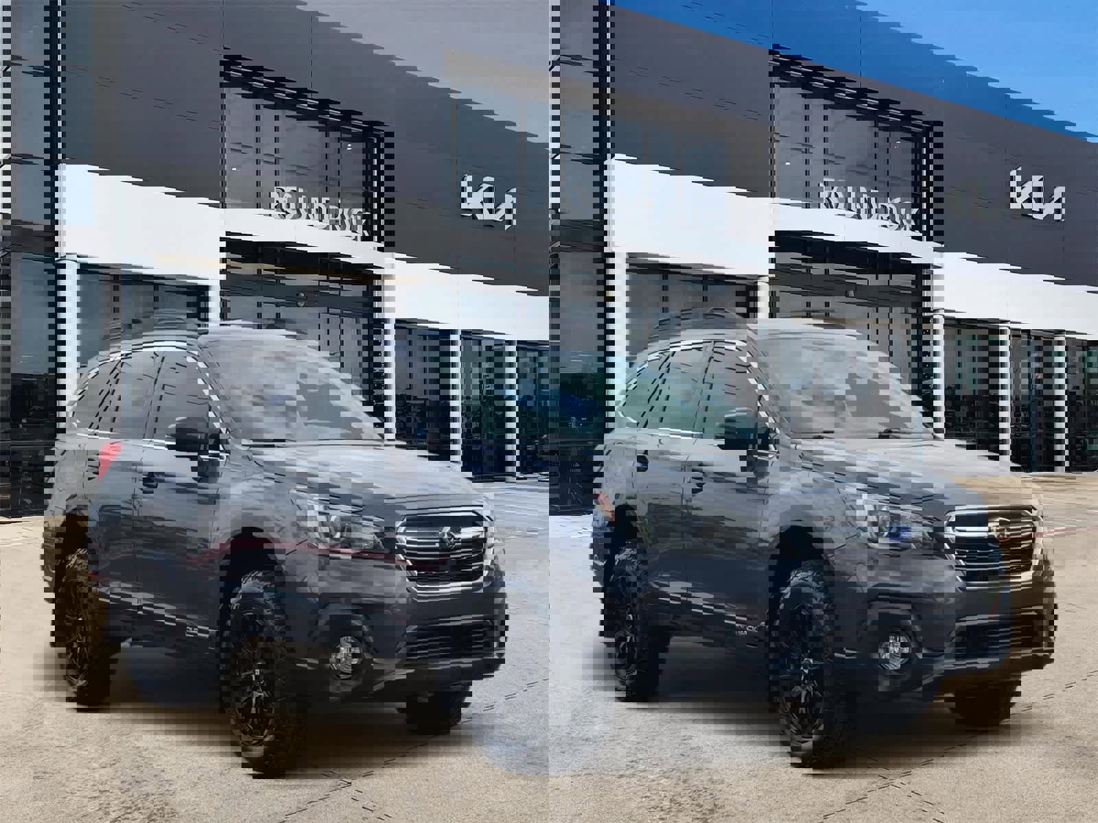 Used 2018 Subaru Outback 2.5i Limited image 3