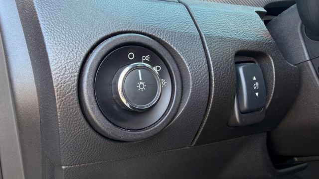 Used 2013 Ford Taurus SHO image 25