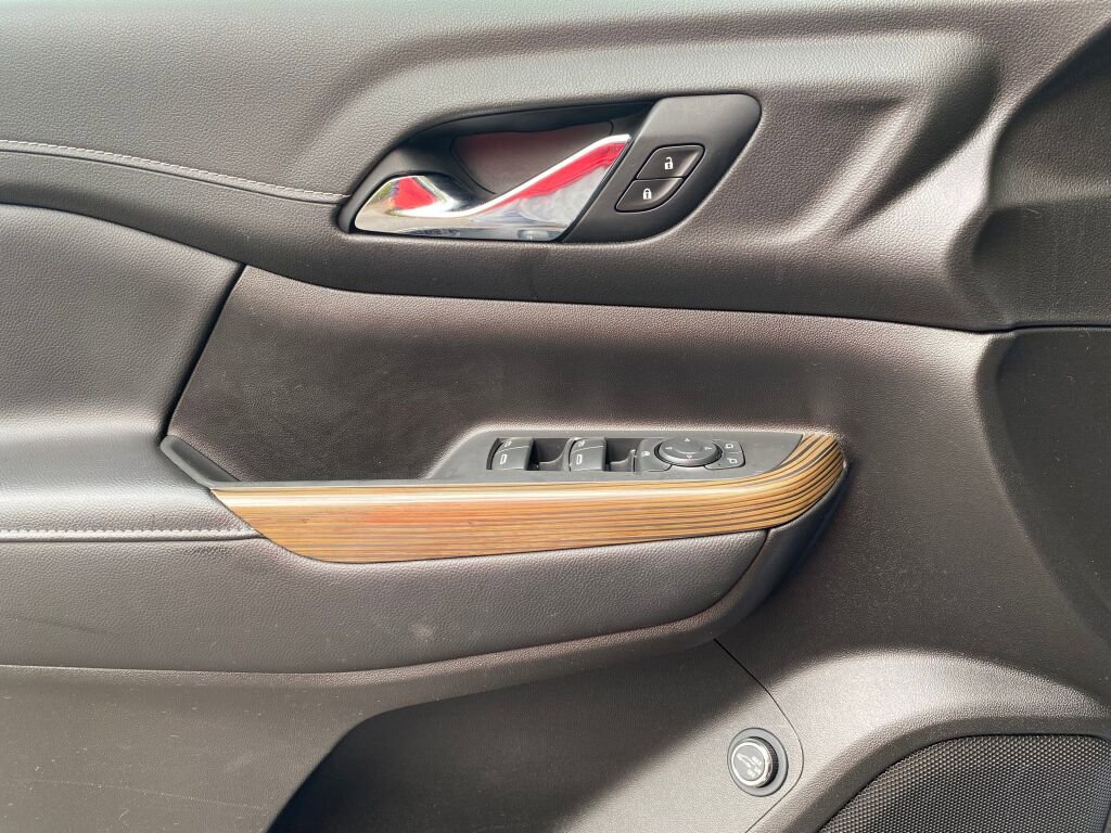 Used 2021 GMC Acadia SLE w/ Driver Convenience Package image 10