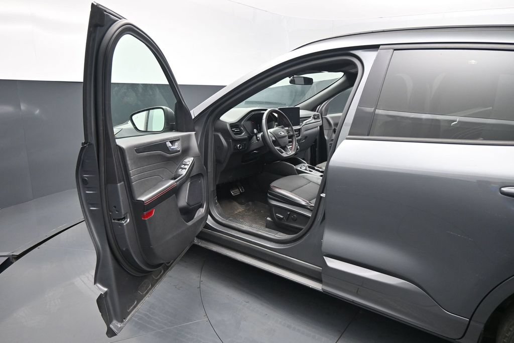 Certified 2023 Ford Escape ST-Line w/ Tech Pack #1 FWD image 9