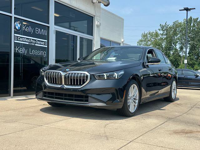 Used 2024 BMW 530i xDrive w/ Premium Package AWD/4WD image 3
