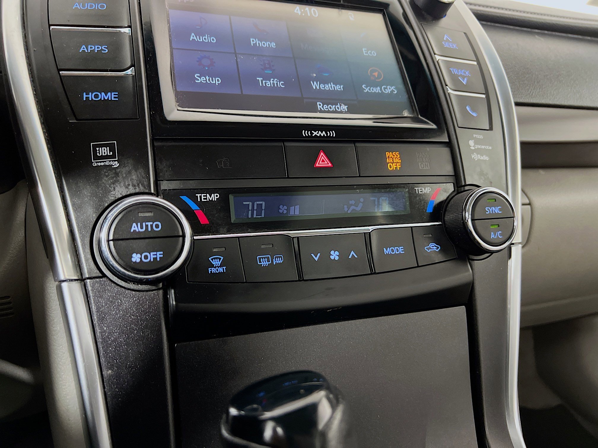 Used 2017 Toyota Camry XLE FWD image 14