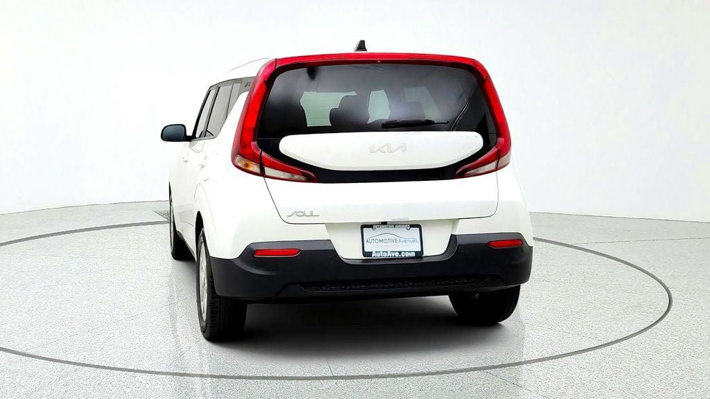 Used 2022 Kia Soul S FWD image 6